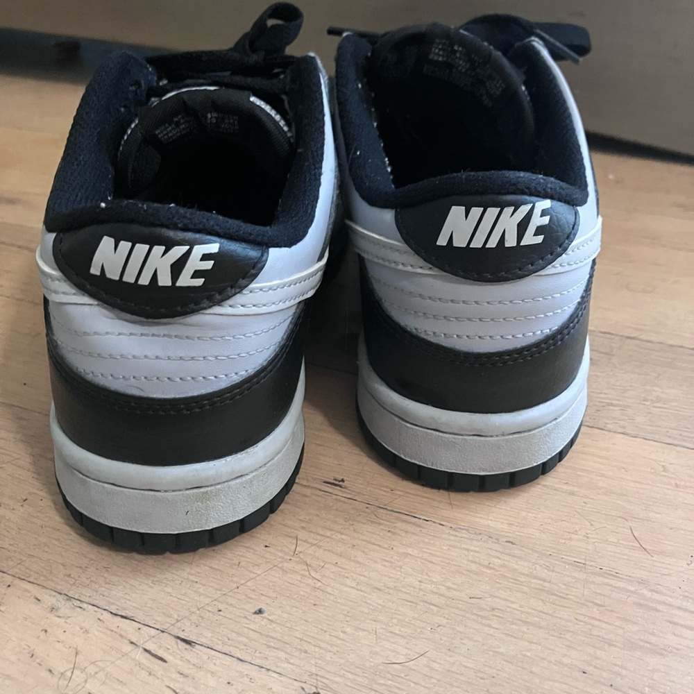 Nike Men's Black and White Sneakers - Picture 3 of 6